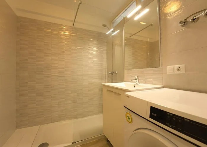 In Americas أذيخي